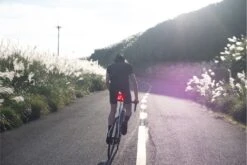 Eclairage Recon TL 200 -Magasin D'Équipement De Vélo Professionnel DSCF8379