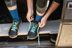 Chaussures Shuttle Flat -Magasin D'Équipement De Vélo Professionnel LIV SHUTTLE FLAT BLACK MINT ACTION 1