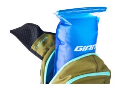 Sac à Eau Giant Cascade 12L Avec Poche 3L 12 Sac à Eau Giant Cascade 12L Avec Poche 3L -Magasin D'Équipement De Vélo Professionnel VH4600004 5